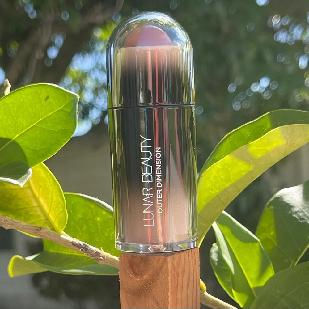 Lunar Beauty Contour Stick in Brown
